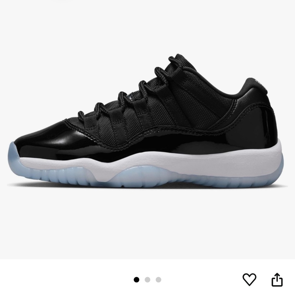 Nike Jordan’s black space jam low top sneakers